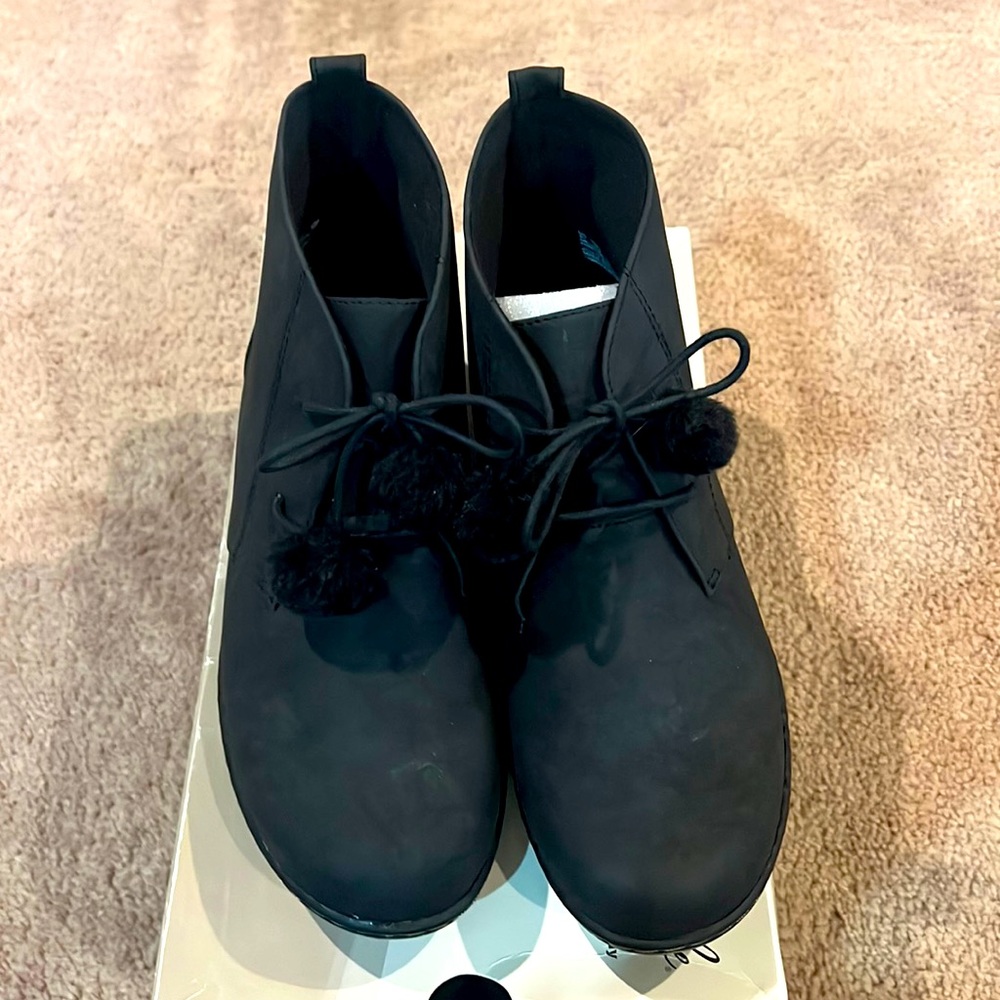 Women’s Soft Style Jinger Black Nubuck Booties